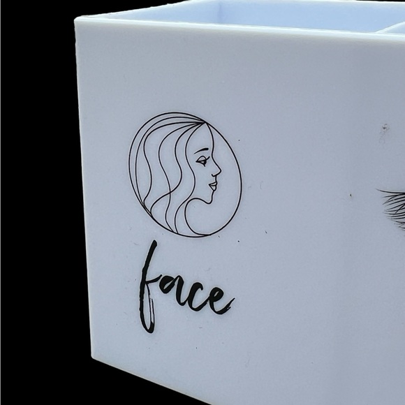 Beauty Organizer - Picture 8 of 13